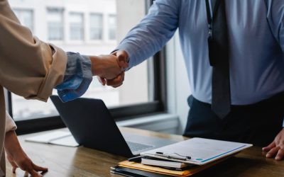 Fusión de empresas en España: proceso, tipos y documentación